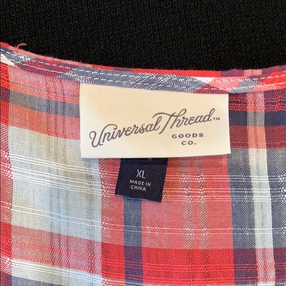 Plaid short sleeve shirt with tied bottom - Picture 2 of 2
